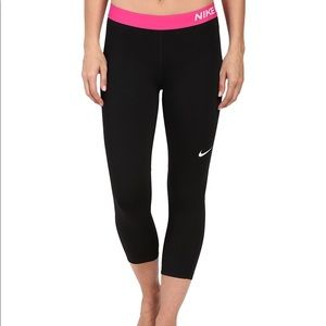 Nike Cropped Leggings